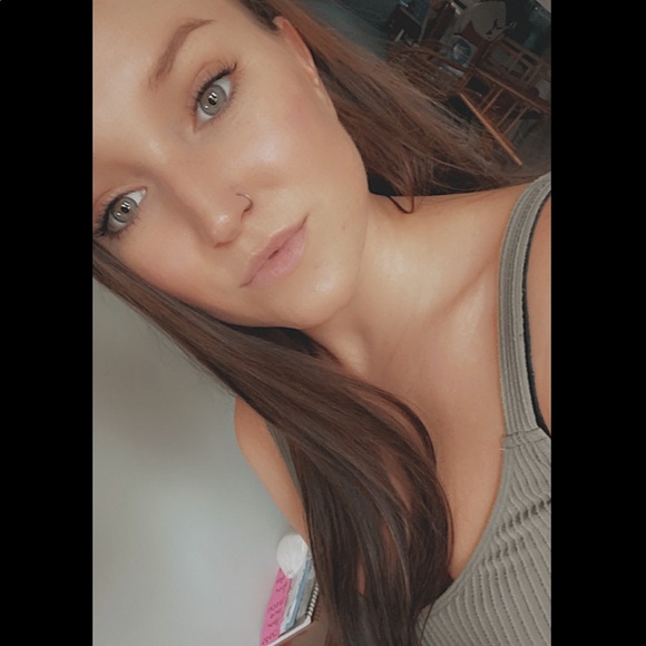 Meet your Posher, Rachel - Picture 1 of 1